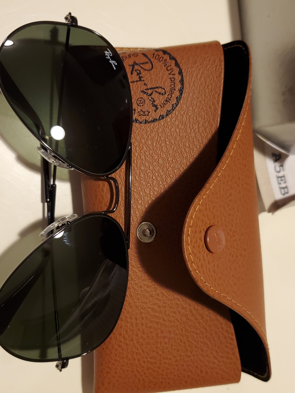 Ray-Ban Men’s Classic Aviator Sunglasses with Brown Case